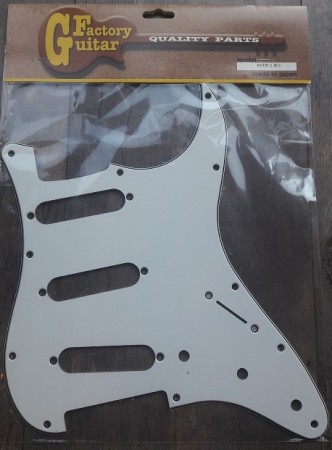 Domo STP-1W3 Beyaz SSS Strat Pickguard