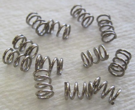 Fender American Vintage Stratocaster Intonation Springs - Thumbnail