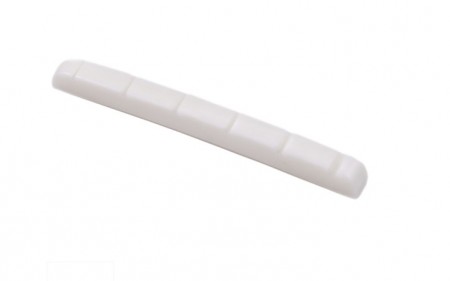 Fender Stratocaster®-Telecaster® Pre-Slotted Melamıne Strıng Nut - 1