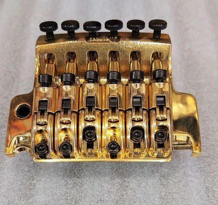 İbanez 2ED1C31G Edge III Gold Tremolo Köprü Seti - Thumbnail